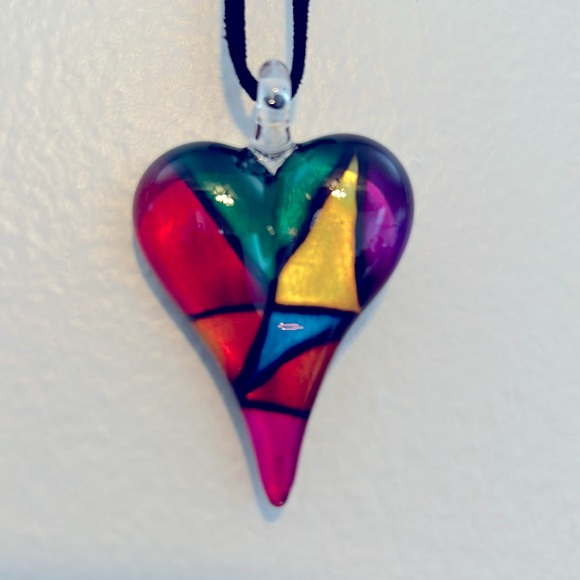 CHUVORA Multicolored Glass Heart Pendant Necklace! - Picture 2 of 3